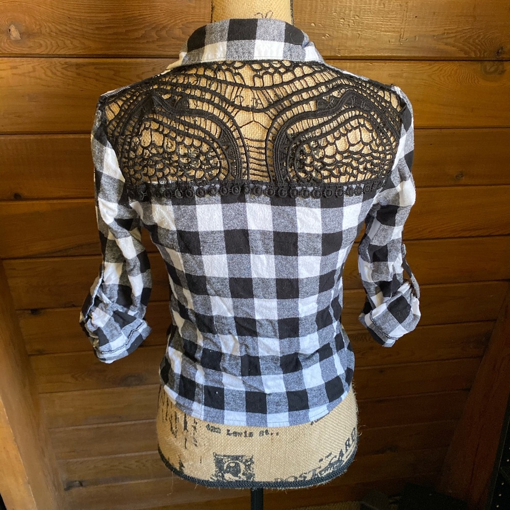 No boundaries top